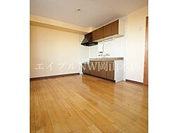 ドルチェ新保 3階4LDKのリビング/ダイニング