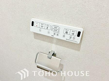 トイレ関係の設備も一新されています。もちろん温水洗浄機能付き便座です。