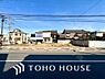 外観：周辺環境とのコラボレーションにより明るく開放的な空間を演出しております。