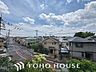 周辺：新居に住まう事で手に入れるものは、きっと日常にとっても貴重な存在となるはずです。通風・採光にも優れ、心地よい光と風があふれる住空間が毎日の暮らしに贅沢な開放感と最上の癒やしの時間を届けてくれるのです。