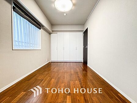 うららかな陽射しがどのお部屋にも降り注ぎますように、快適さを追求した間取設計。家族が自然と集まる明るいリビングや、家事がスムーズにこなせる動線など、日々の暮らしに寄り添う工夫を随所に散りばめています。