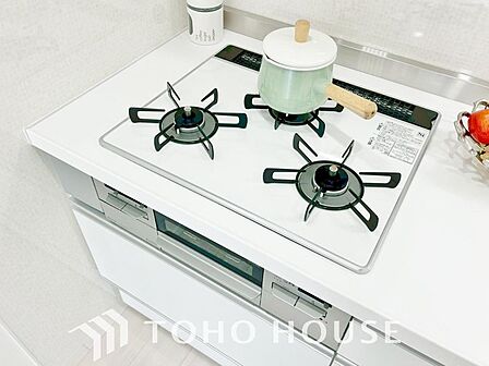 毎日料理をする、料理が好き、家族が多くて量を作る必要がある、等の方々にとっては必須の3口コンロ。