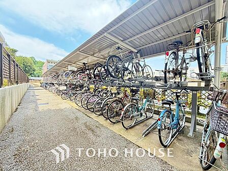 駐輪場（空き状況、料金等についてはお気軽にお問合せください。）自転車があれば、駅への移動や買い出しがスムーズ。敷地内に停められるため、毎日の通勤や通学やお出かけ、休日のサイクリングも快適に楽しめます。