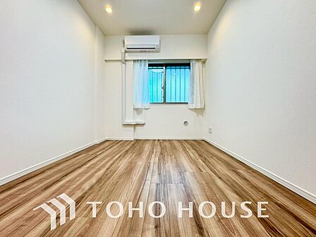 お子様の心と身体を見守る子供部屋として、小さな自立心を育むお部屋作り、を見越してご覧下さい。プライベートな時間を大切にしながら、のびのびと自分らしさを育み、健やかに成長できる、快適な空間を実現します。