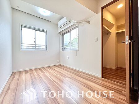 お子様の心と身体を見守る子供部屋。小さな自立心を育むお部屋作りを見越してぜひご覧ください。成長に合わせたレイアウト変更もしやすく、のびのびと過ごせる工夫が詰まった、家族の未来に寄り添う快適な空間です。