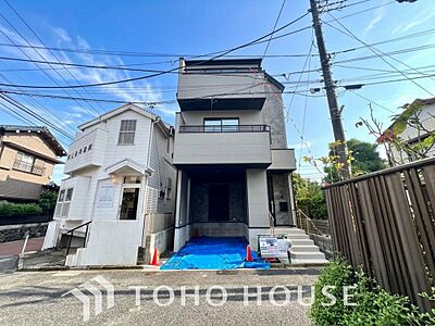 外観:住まいの本質の部分から、住み心地や安全性を見つめ直しました。 外観:住まいの本質の部分から、住み心地や安全性を見つめ直しました。