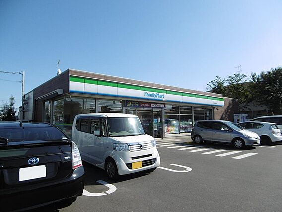 ■ファミリーマ...
