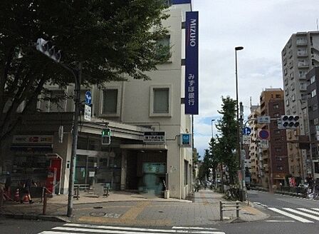 みずほ銀行成増支店(1889m)