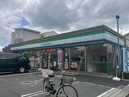 ファミリーマート さいたま栄和五丁目店（2381m）