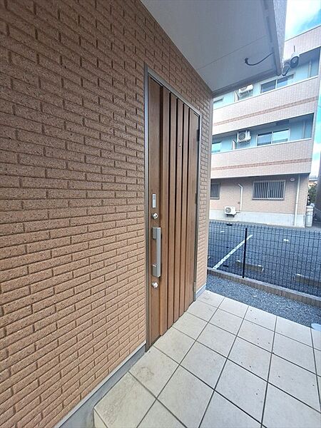 玄関を拡大表示