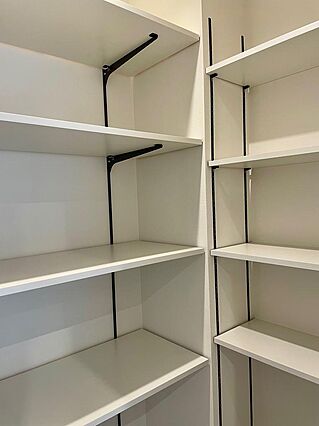 キッチン脇にパ...