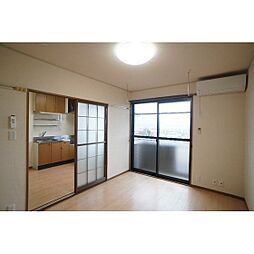 ビューテラス B202 2階2DKのリビング/ダイニング