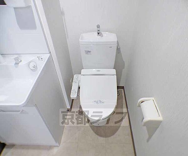 画像6:ウォシュレット機能付きのトイレです。