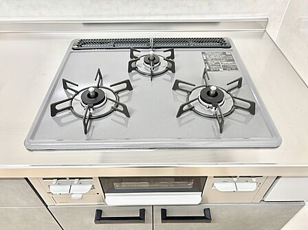 三口ガスコンロでお料理が一気にはかどりそう  