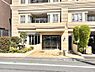 エントランス：落ち着いた雰囲気のエントランス