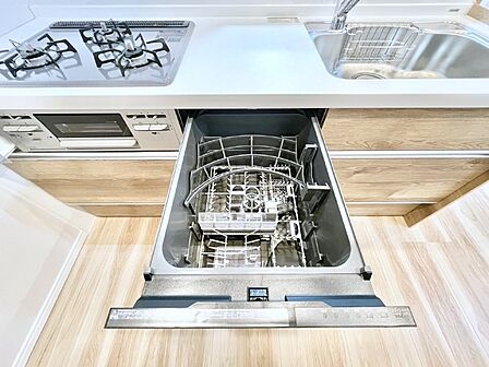 面倒なお片づけは食洗機にお任せ!家事の負担が減って、時間にも気持ちにもゆとりができます。