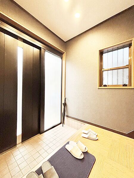 玄関を拡大表示