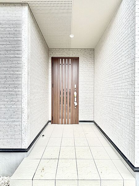 玄関を拡大表示