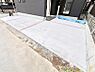 駐車場：生活に欠かせない駐車スペース。