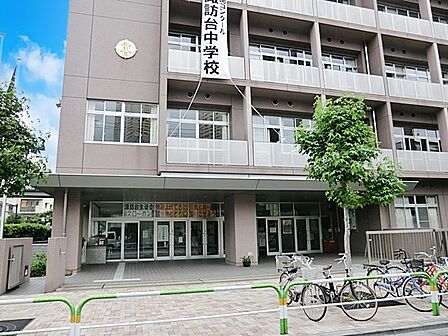 中学校 650m 荒川区立諏訪台中学校
