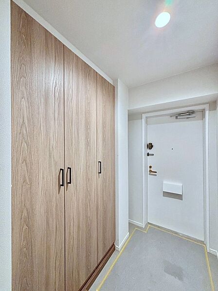 玄関には収納もたっぷりあるのでスッキリした衛生的な空間を保てそう