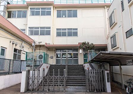 小学校 900m 豊島区立西巣鴨小学校