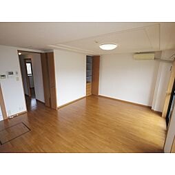 エバープレイス 2階1LDKのリビング/ダイニング