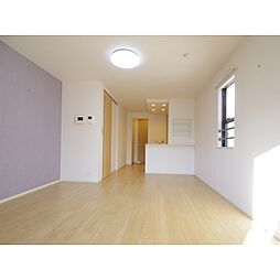 メゾン・ラフィネ 2階ワンルームのリビング/ダイニング