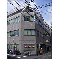 6 / 22
