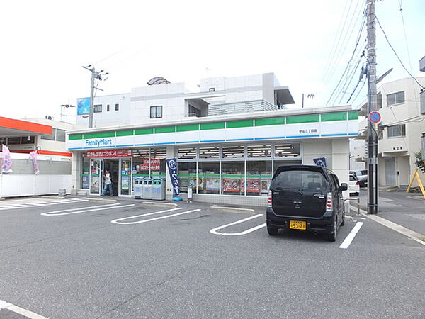 画像19:コンビニ「ファミリーマート中広三丁目店まで379ｍ」