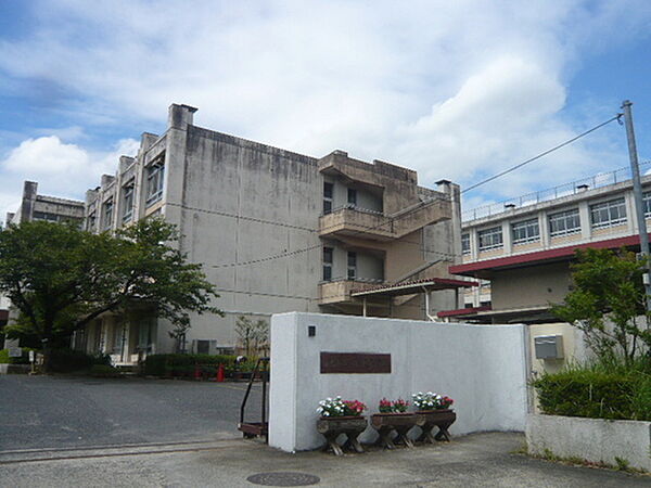 画像16:小学校「広島市立伴東小学校まで566ｍ」