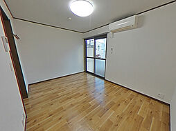 イースト殿山 1階1Kのリビング/ダイニング