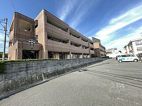 ラ・ヴィータ高取北II  ｜ 広島県広島市安佐南区高取北1丁目（賃貸マンション1LDK・1階・47.90㎡） その1