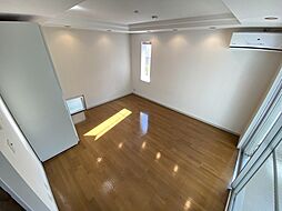 クリスタルコート 1階ワンルームのリビング/ダイニング