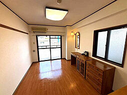 エステートベネフィット5フルタ 7階1Kのリビング/ダイニング