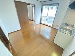 ドルチェ川内 1階2DKのリビング/ダイニング