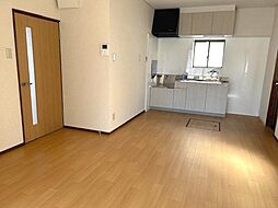 西本住宅 4LDKのリビング/ダイニング