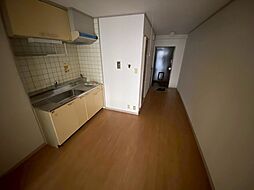 COLORS五日市 104 1階1DKのリビング/ダイニング