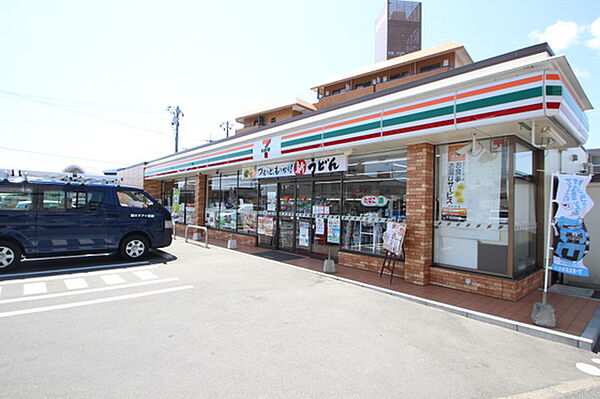 画像17:コンビニ「セブンイレブン広島中須店まで203ｍ」