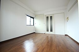 サヴァーヴィルラ 3階1Kのリビング/ダイニング