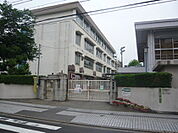 小学校「広島市立尾長小学校まで359ｍ」