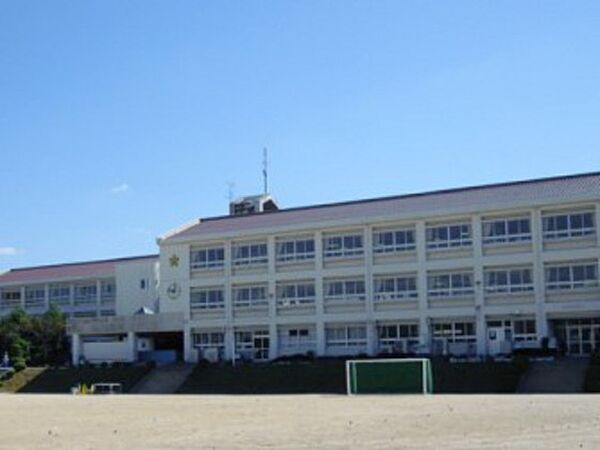 画像17:小学校「東広島市立西条小学校まで1701ｍ」