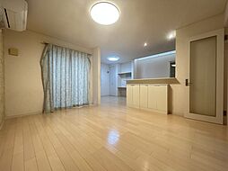 高須2丁目戸建て 001 4SLDKのリビング/ダイニング