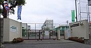 小学校「広島市立戸坂小学校まで701ｍ」