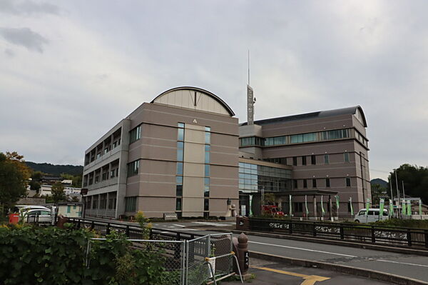 画像22:役所「熊野町役場まで1236ｍ」