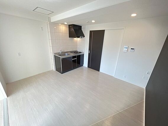 Univalye—cloud_内装_0