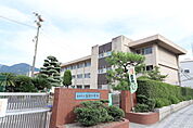 小学校「海田町立海田小学校まで269ｍ」