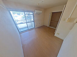 山根ビル柳が丘 4階1Kのリビング/ダイニング