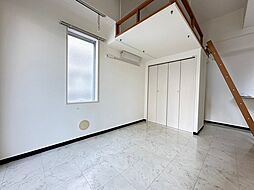 ファンタジービル 4階ワンルームのリビング/ダイニング