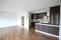 ビレッジ岩崎 7階4LDKのリビング/ダイニング